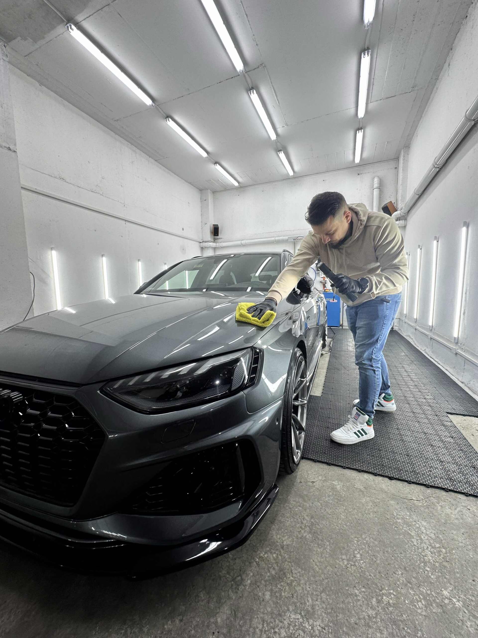 20241201_114001840_iOS